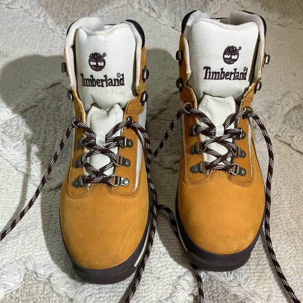 Men’s TIMBERLINE hiking shoes/boot Size 12 - tried on but never used. Mid-laced